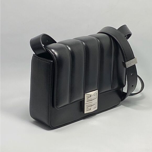 Givenchy Medium 4G Quilted Crossbody Bag in Lambskin Leather - Picture 3 of 16